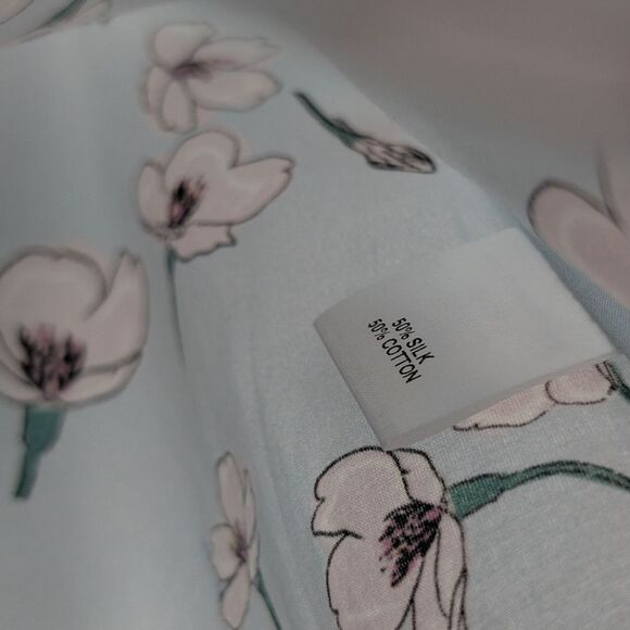 Tucker NYC Lola Top Tahitian Breeze in Silk Cotton Floral Baby Blue Crewneck - Picture 3 of 6